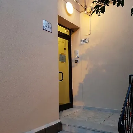 Sara Short Prázdninový dům